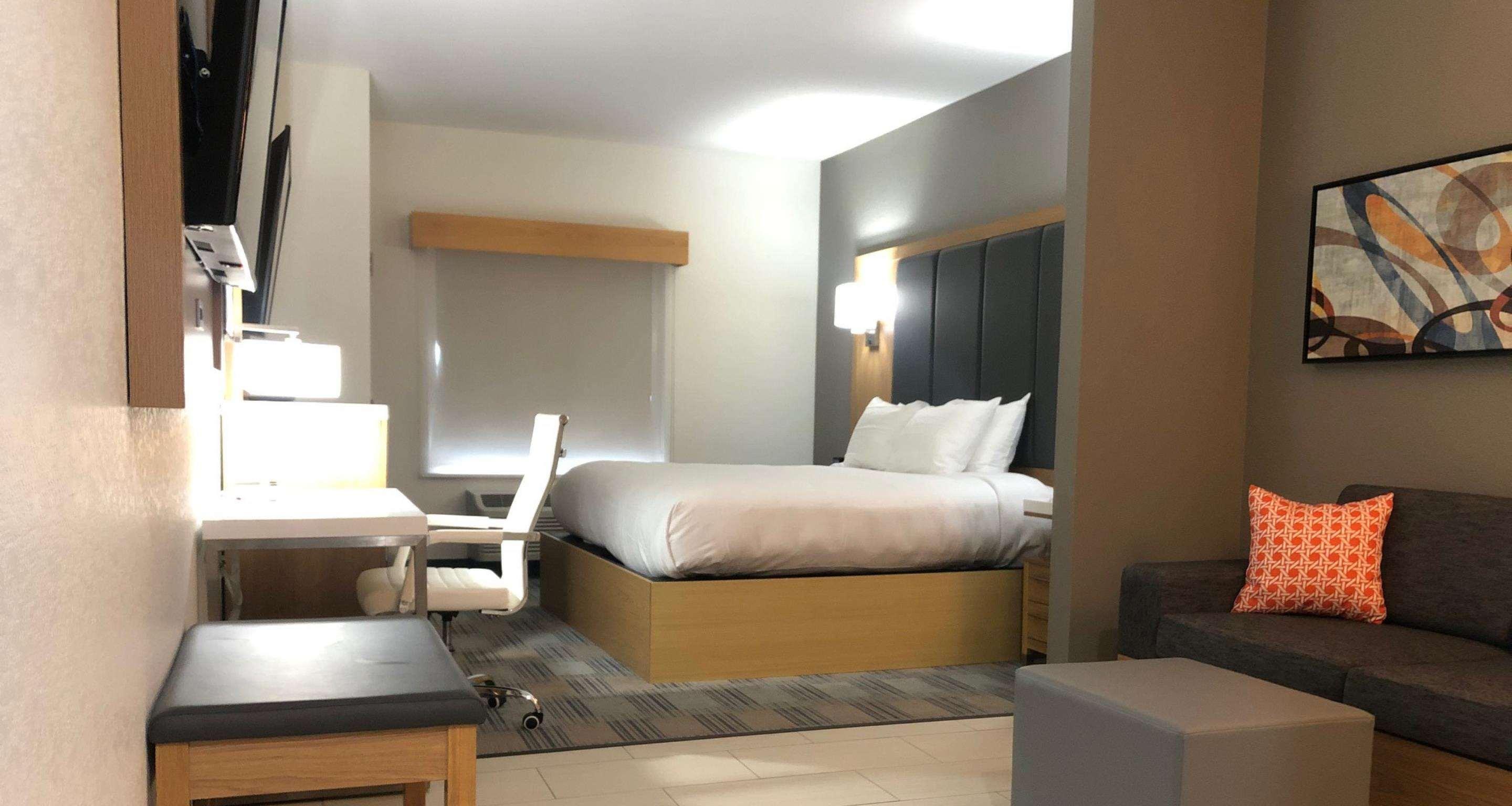 La Quinta Inn & Suites By Wyndham Coralville Iowa City מראה חיצוני תמונה