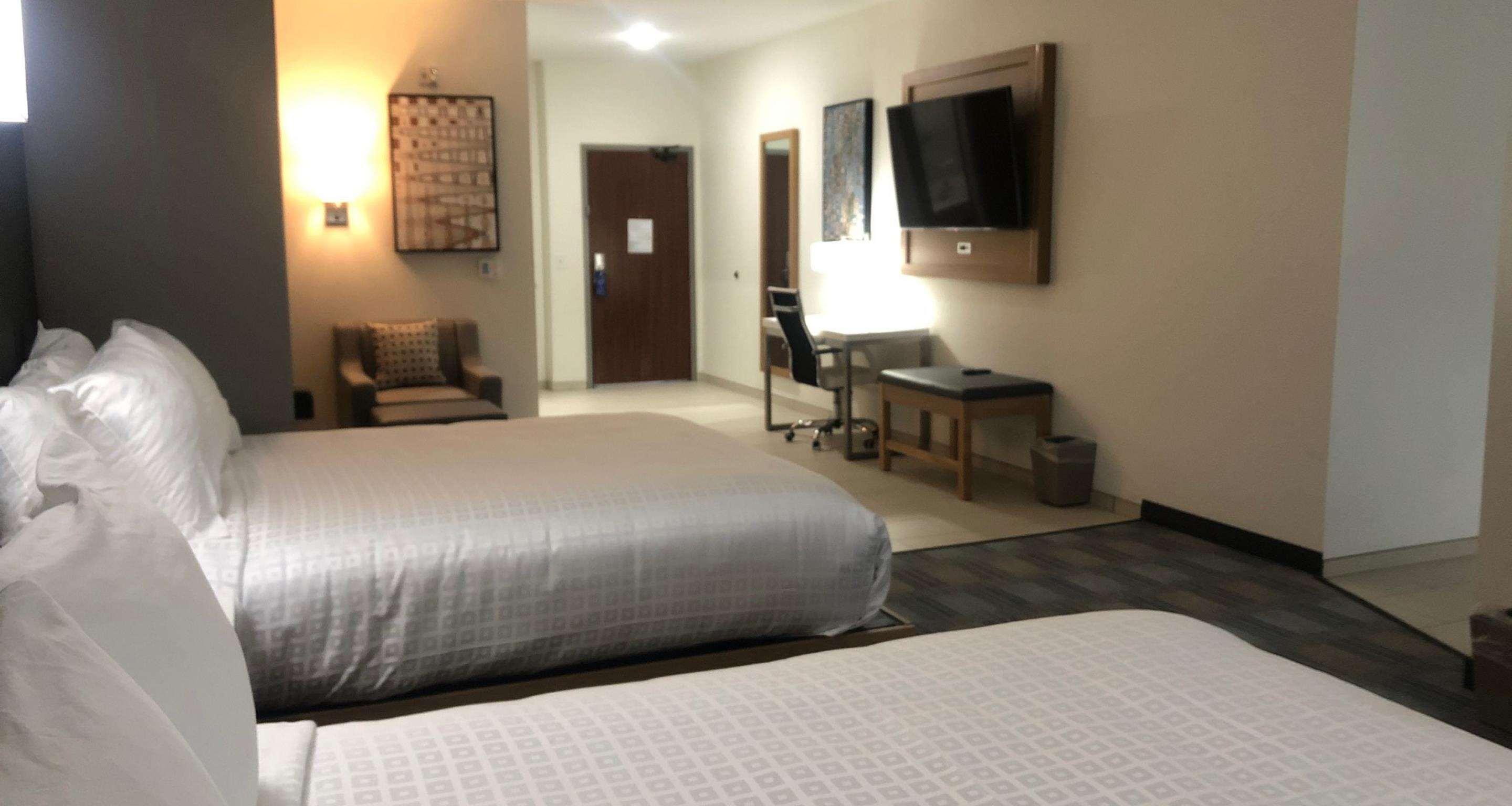 La Quinta Inn & Suites By Wyndham Coralville Iowa City מראה חיצוני תמונה