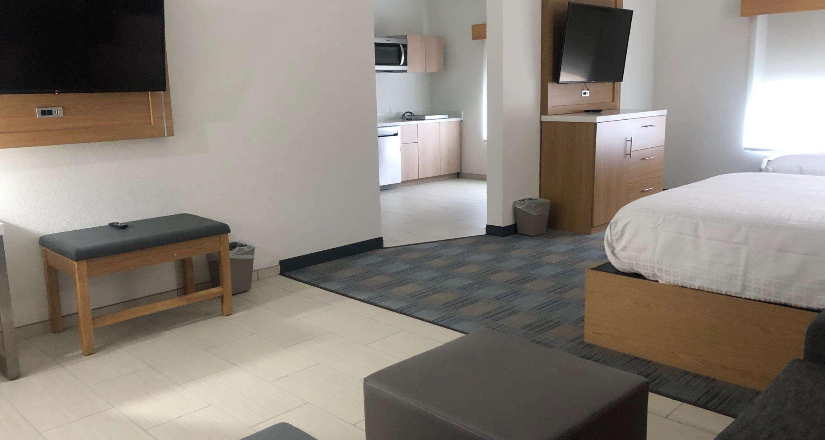 La Quinta Inn & Suites By Wyndham Coralville Iowa City מראה חיצוני תמונה