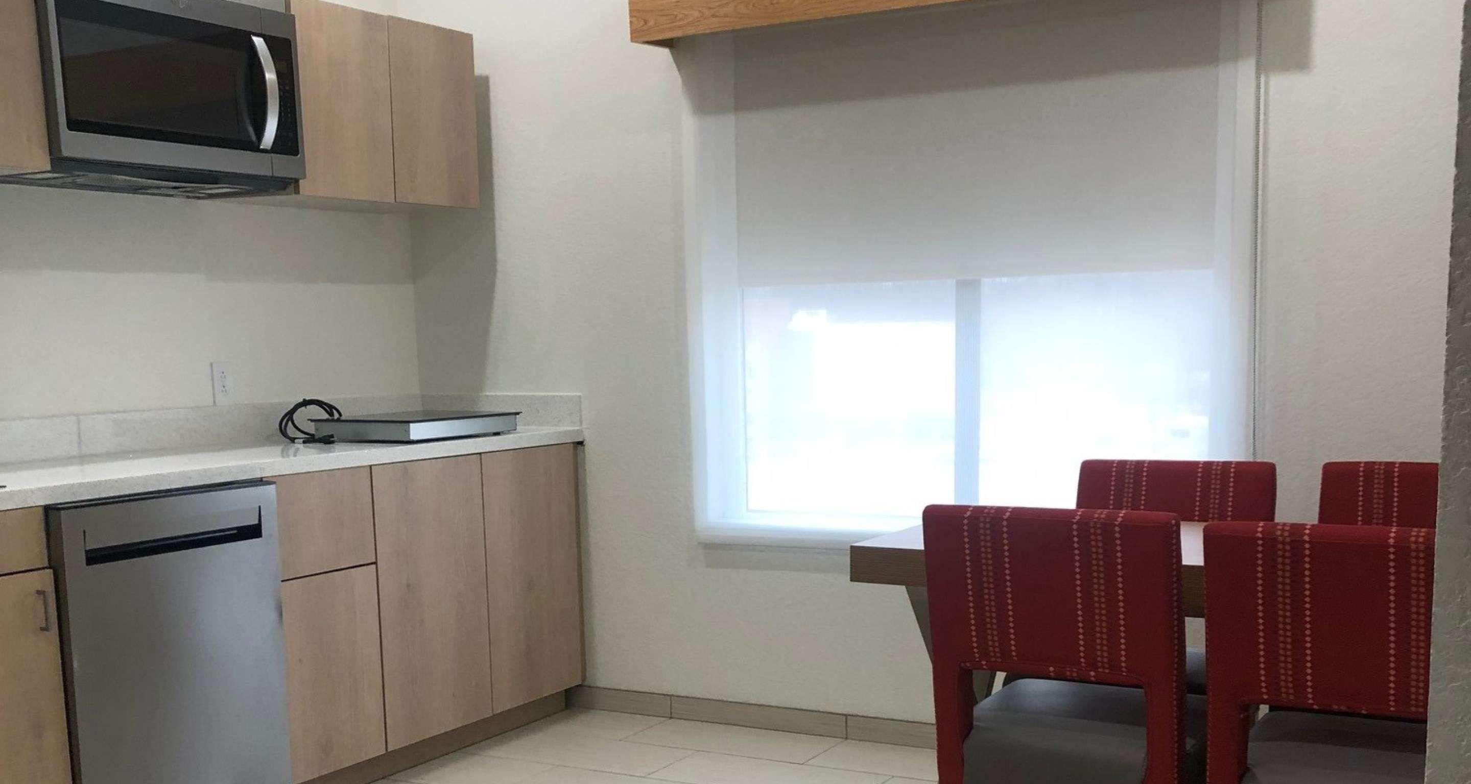 La Quinta Inn & Suites By Wyndham Coralville Iowa City מראה חיצוני תמונה