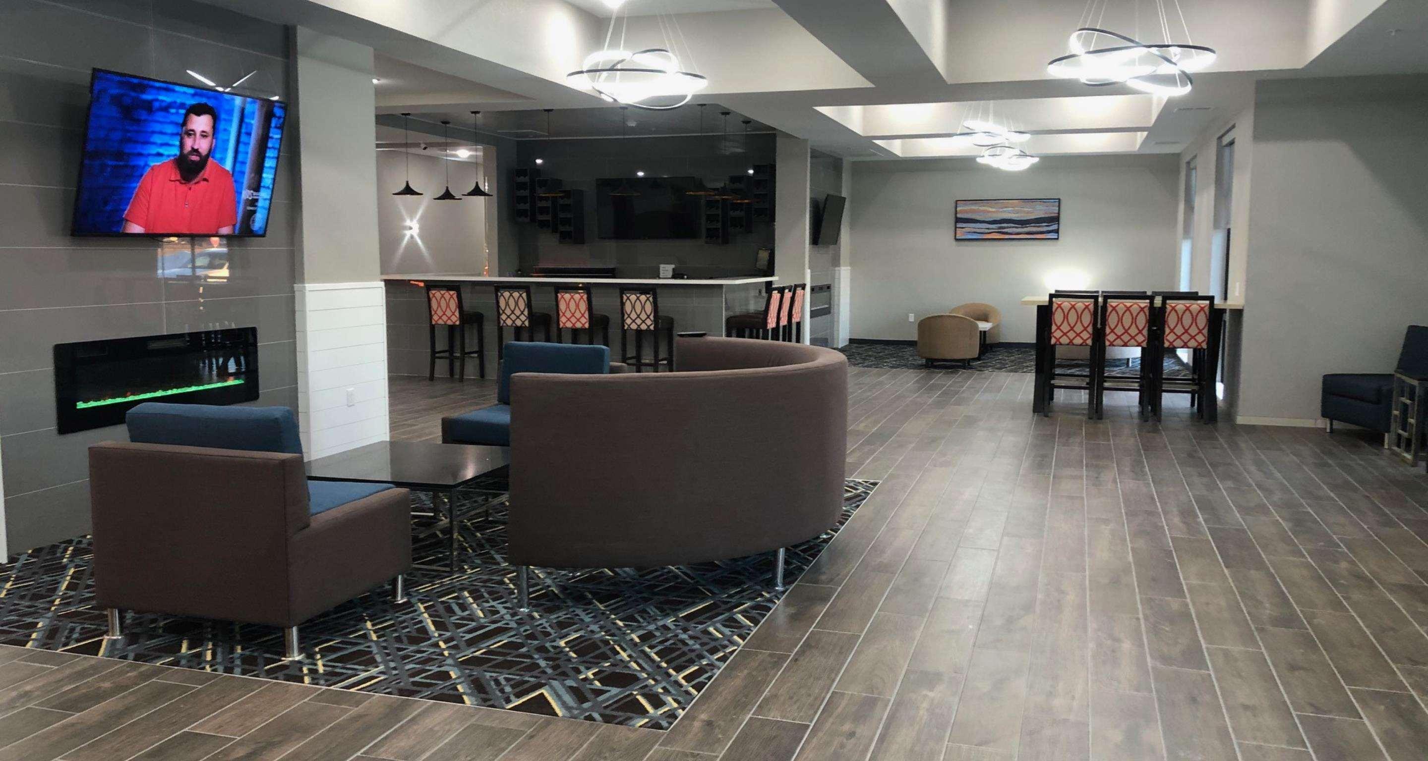 La Quinta Inn & Suites By Wyndham Coralville Iowa City מראה חיצוני תמונה