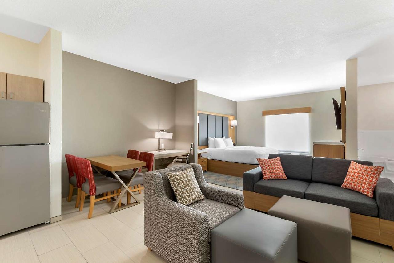 La Quinta Inn & Suites By Wyndham Coralville Iowa City מראה חיצוני תמונה