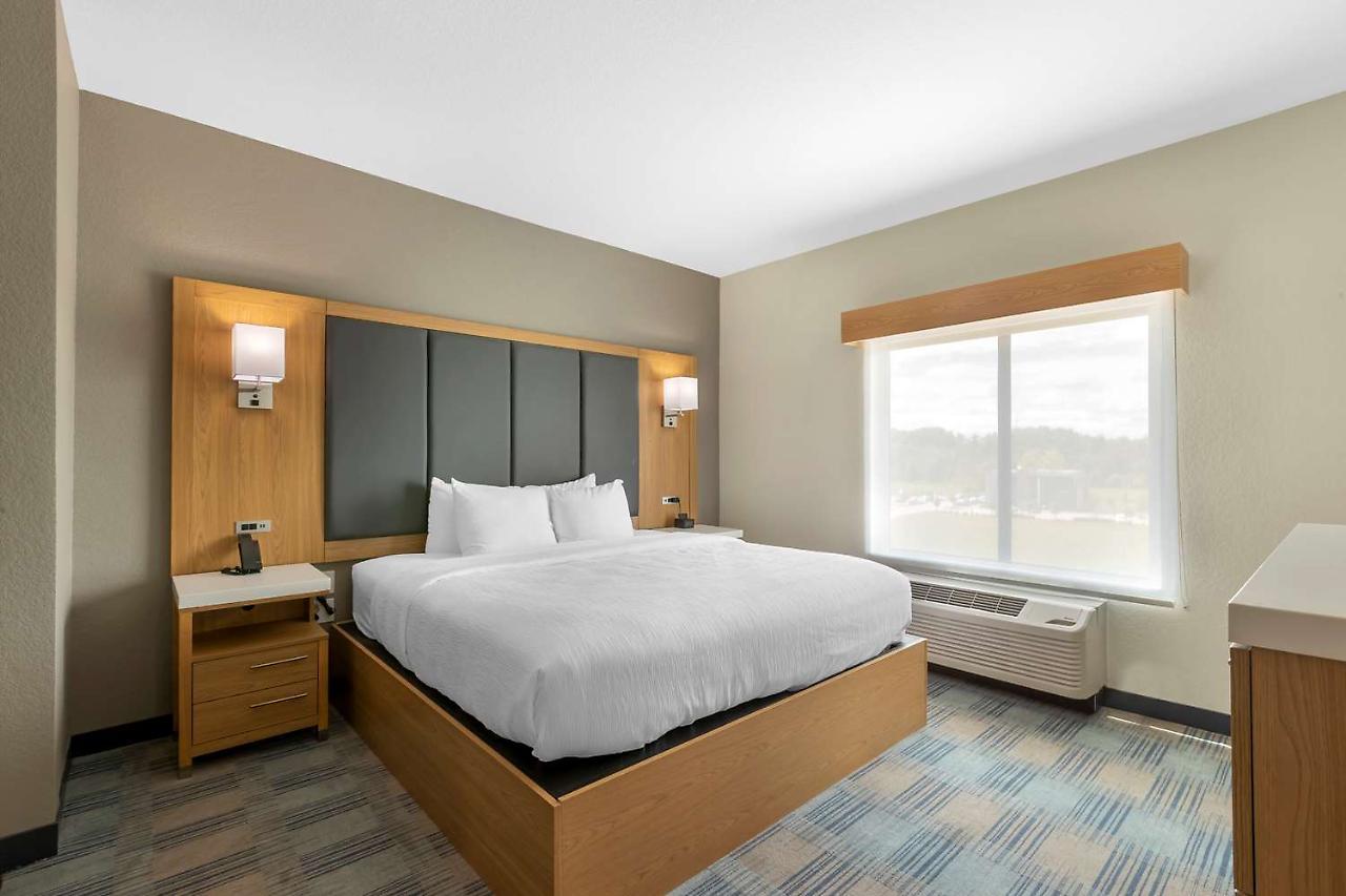 La Quinta Inn & Suites By Wyndham Coralville Iowa City מראה חיצוני תמונה