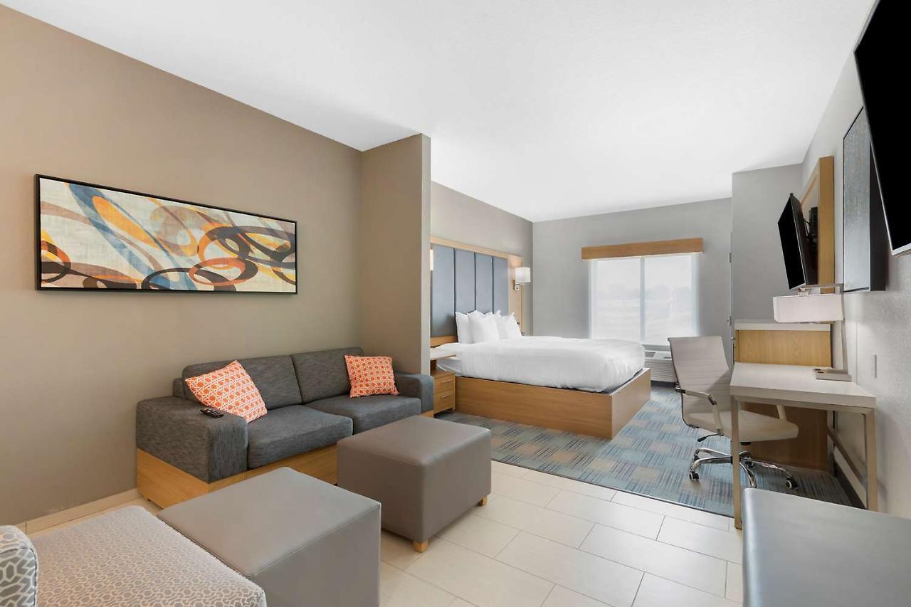 La Quinta Inn & Suites By Wyndham Coralville Iowa City מראה חיצוני תמונה