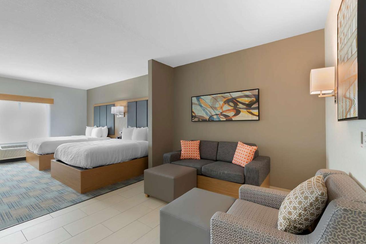 La Quinta Inn & Suites By Wyndham Coralville Iowa City מראה חיצוני תמונה