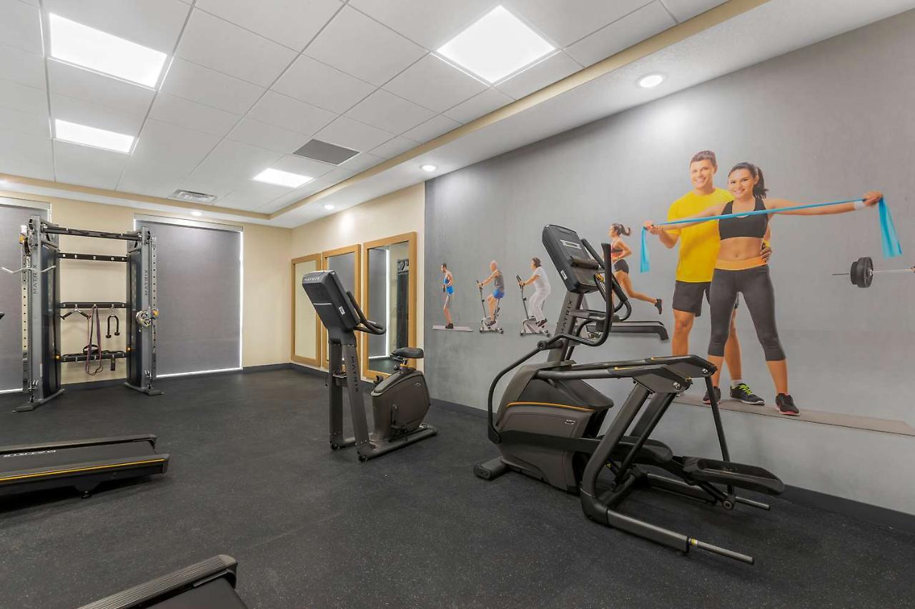 La Quinta Inn & Suites By Wyndham Coralville Iowa City מראה חיצוני תמונה