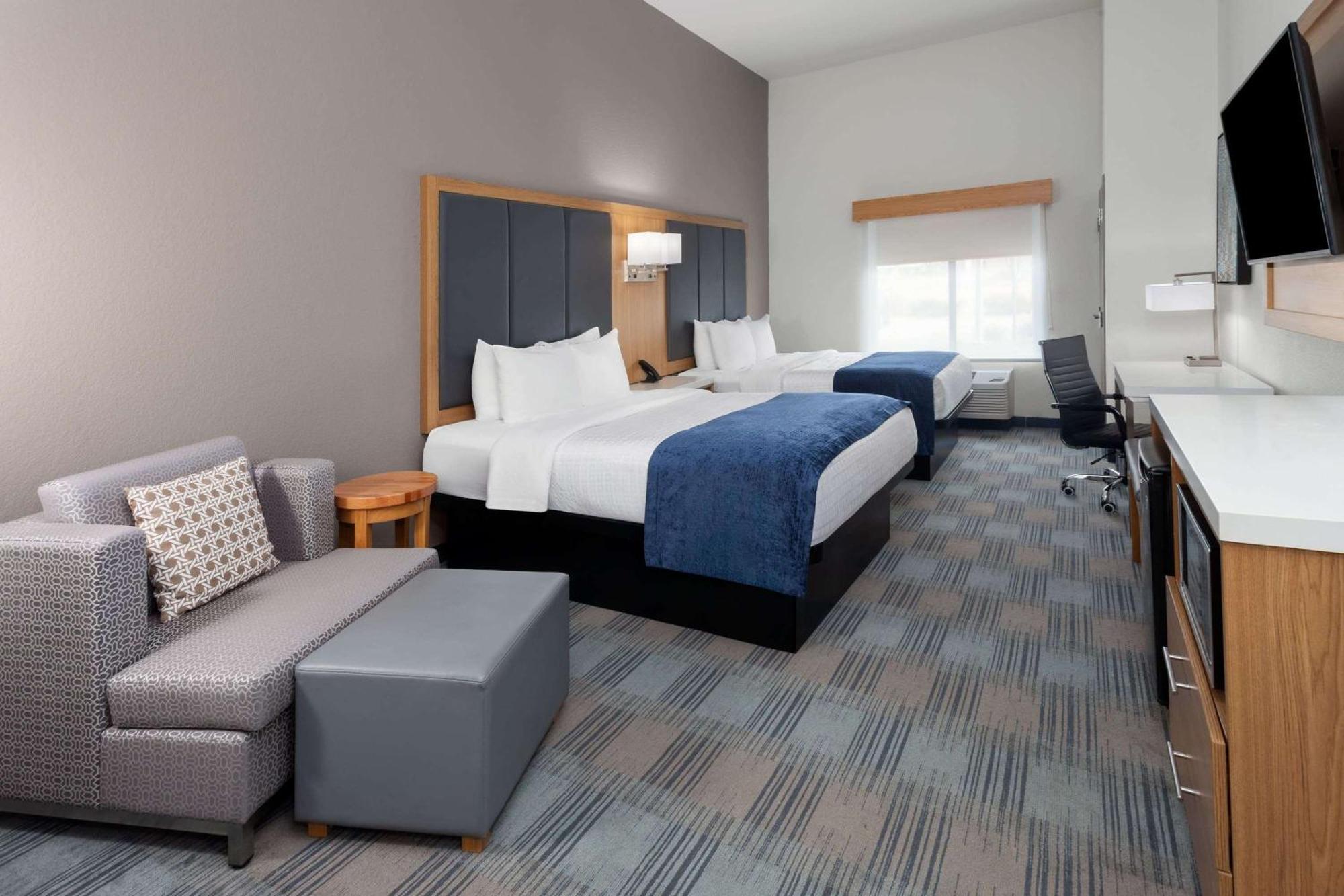 La Quinta Inn & Suites By Wyndham Coralville Iowa City מראה חיצוני תמונה