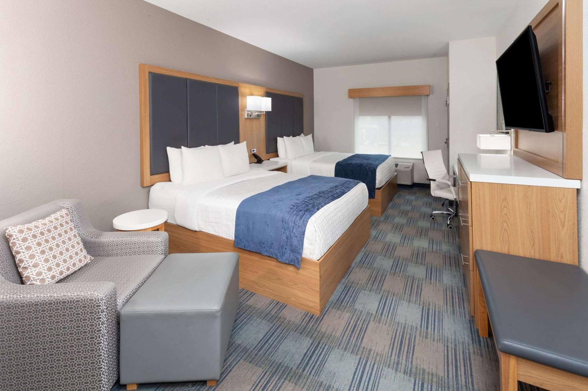 La Quinta Inn & Suites By Wyndham Coralville Iowa City מראה חיצוני תמונה